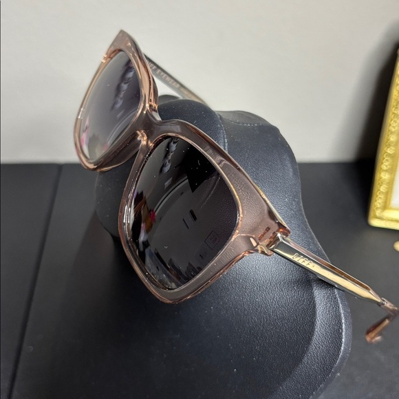 Diff Bella Square Sunglasses Eyewear Classic